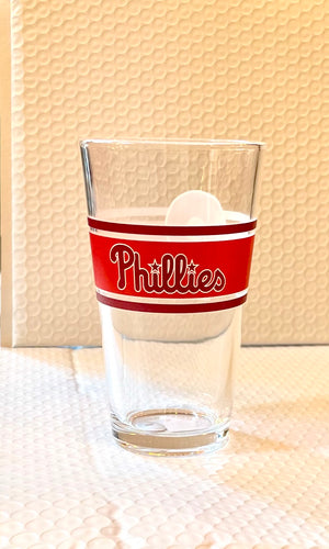 Philadelphia Phillies 16oz. Retro Pint Glass